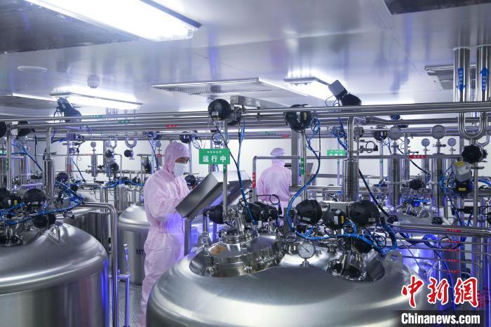 图为兰州高新区企业中农威特生物科技股份有限公司的生产车间。(资料图)中农威特供图